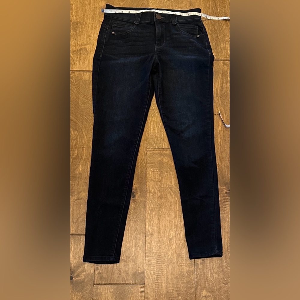 EUC Sz 4 dark wash high waisted Democracy skinny jeans - Picture 5 of 7
